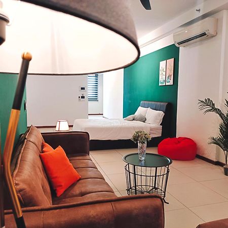 The Landmark By Katana 3Br To 4Br Luxury Seaview Landmark Homestay At Gurney 15-16Pax 无敌海景套房 Tanjung Tokong Esterno foto
